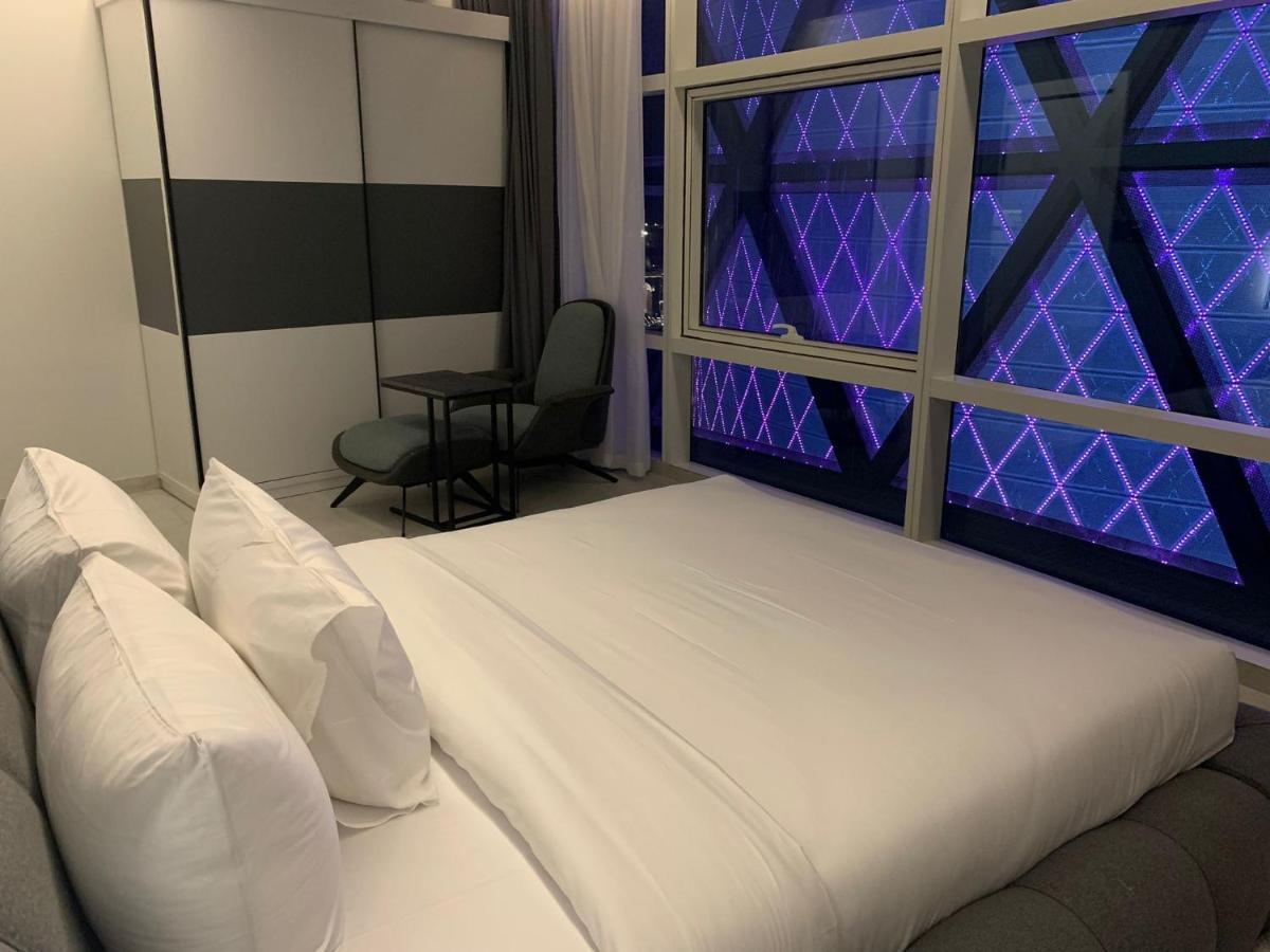 Century Marina Hotel - Lusail מראה חיצוני תמונה A bedroom at the hotel