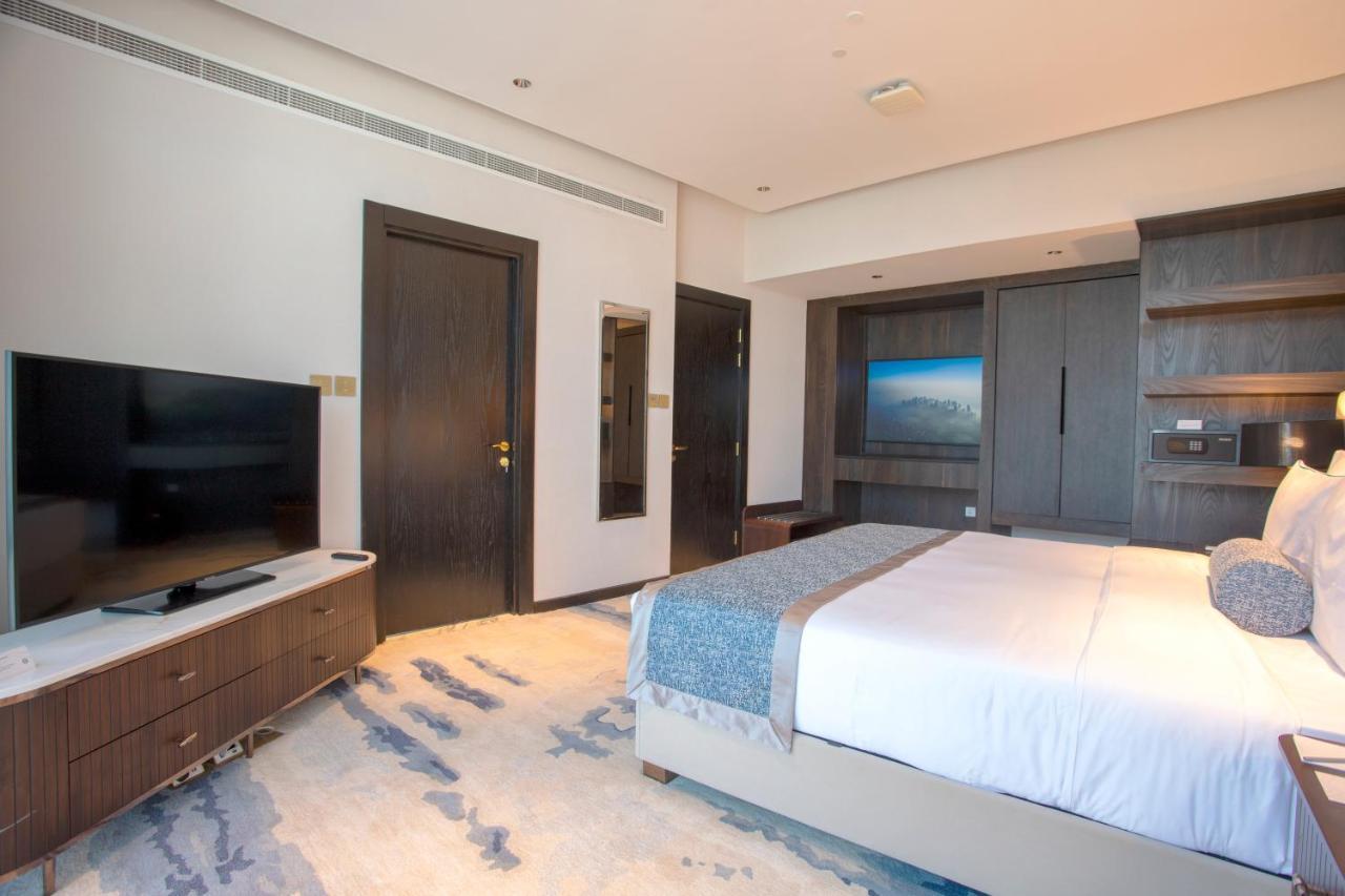 Century Marina Hotel - Lusail מראה חיצוני תמונה A bedroom at the hotel