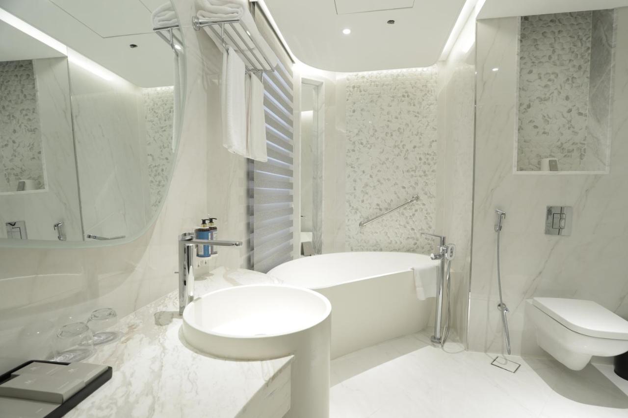 Century Marina Hotel - Lusail מראה חיצוני תמונה Bathroom