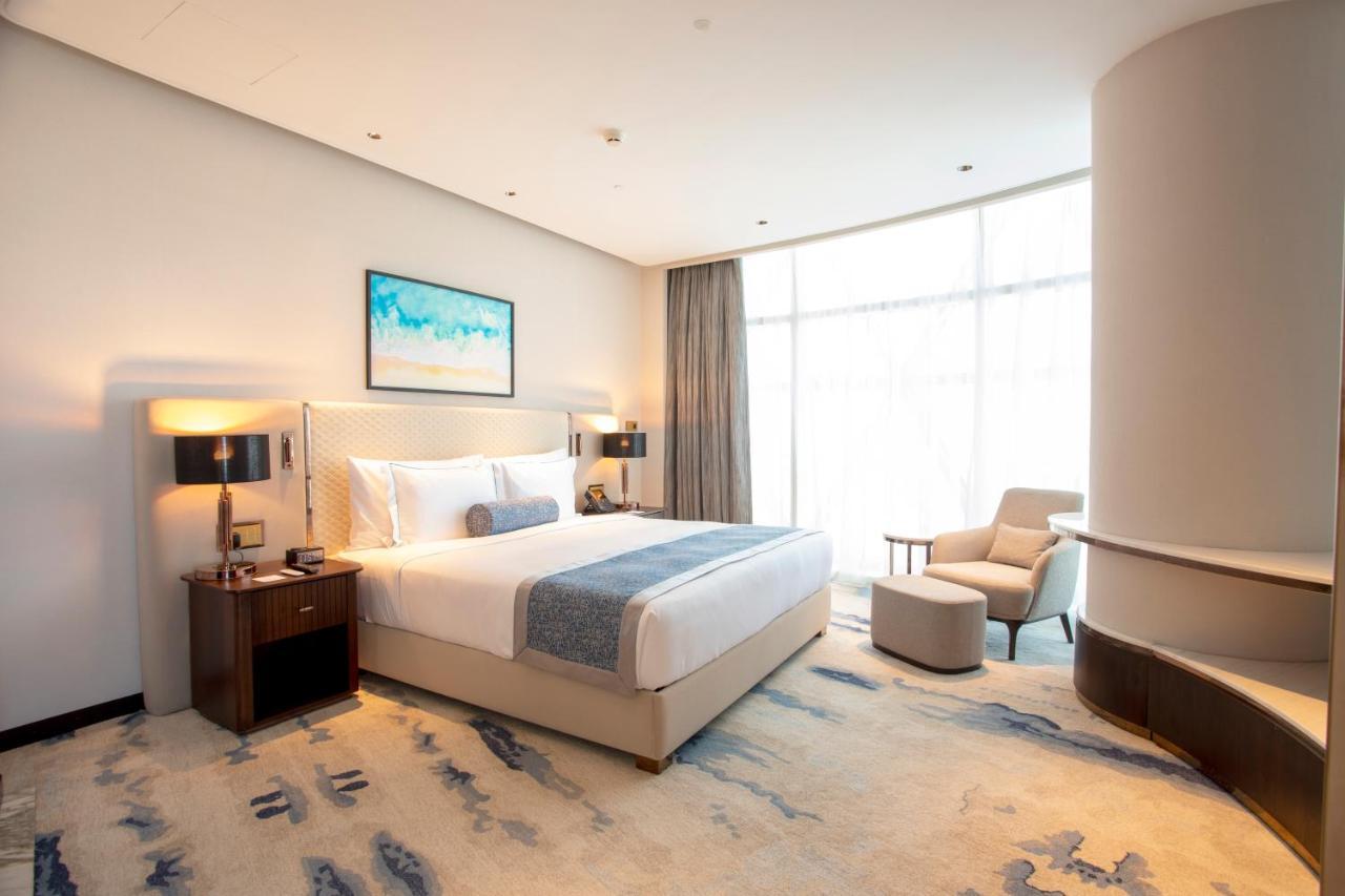 Century Marina Hotel - Lusail מראה חיצוני תמונה A bedroom at the hotel