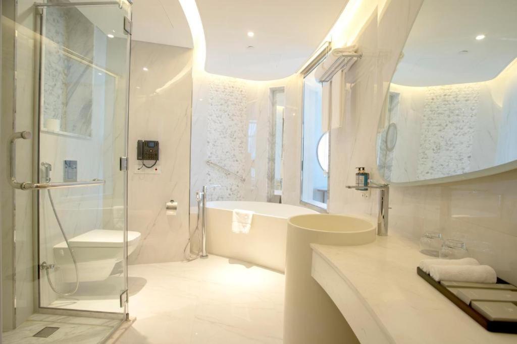Century Marina Hotel - Lusail מראה חיצוני תמונה Bathroom