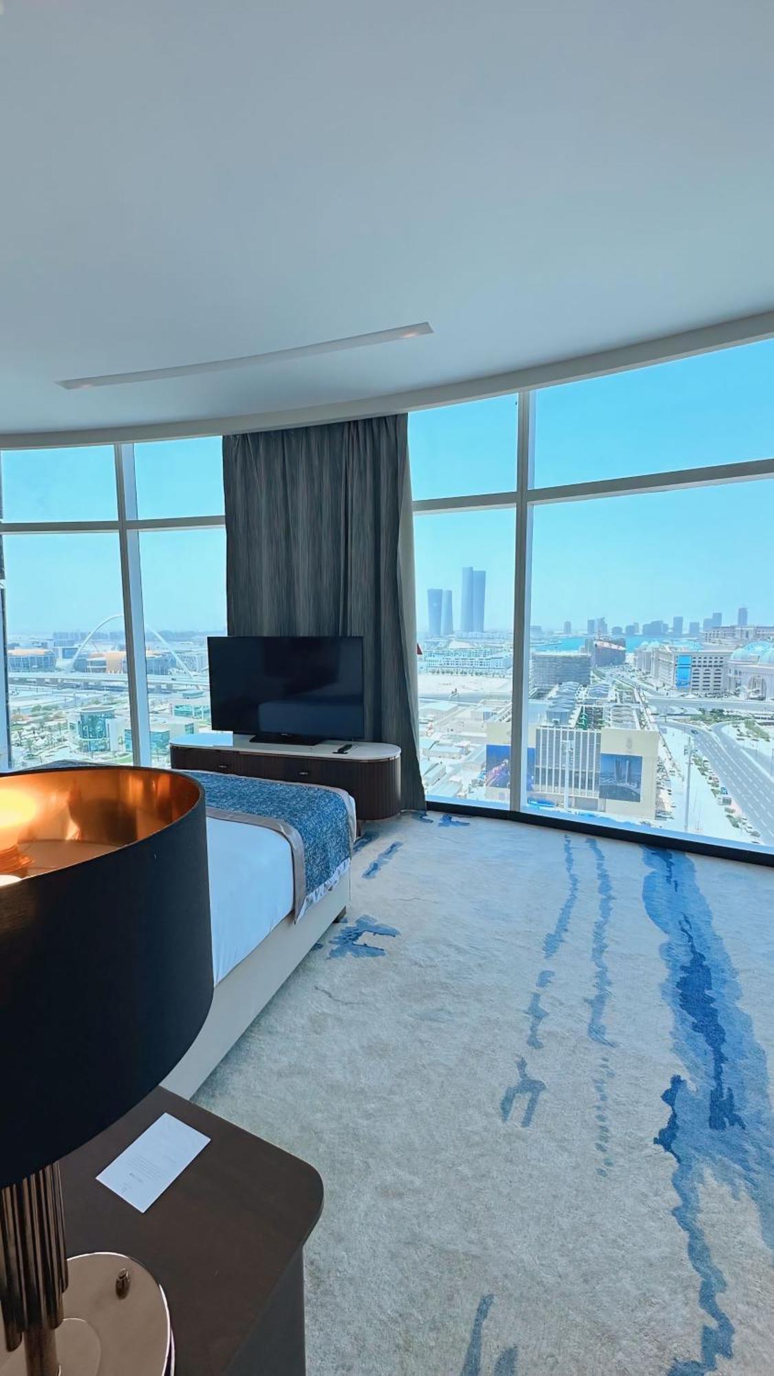 Century Marina Hotel - Lusail מראה חיצוני תמונה A bedroom at the hotel