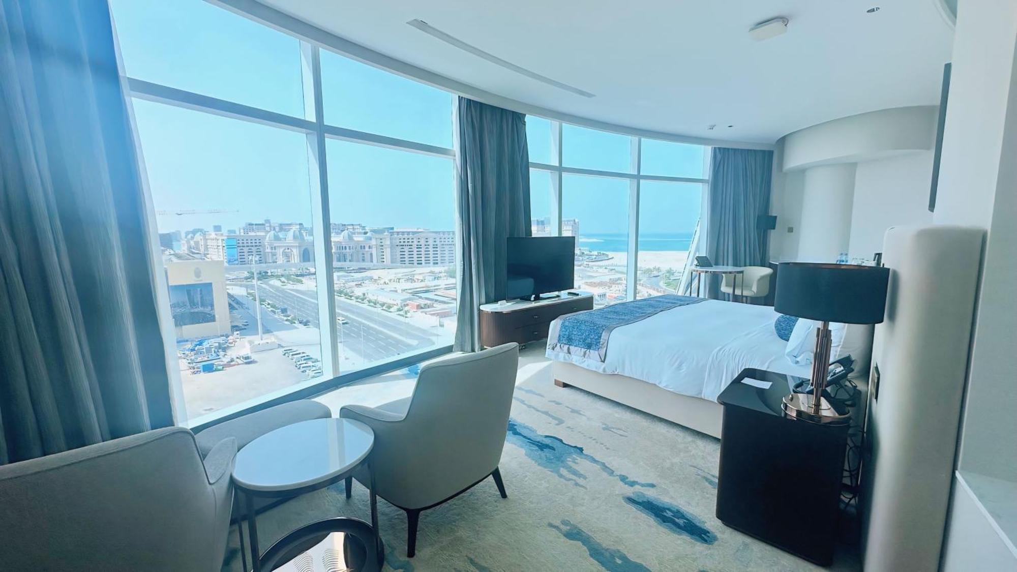 Century Marina Hotel - Lusail מראה חיצוני תמונה A bedroom at the hotel